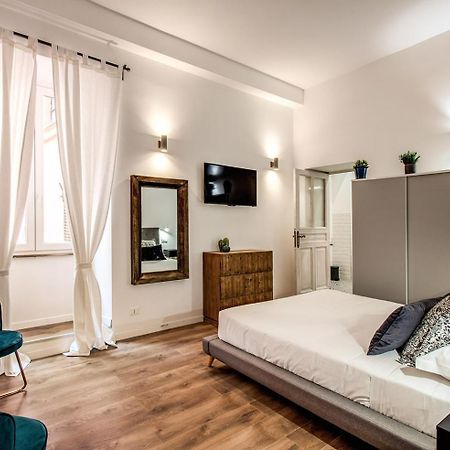 Monti Quiet And Spacious Apartment Rome Bagian luar foto