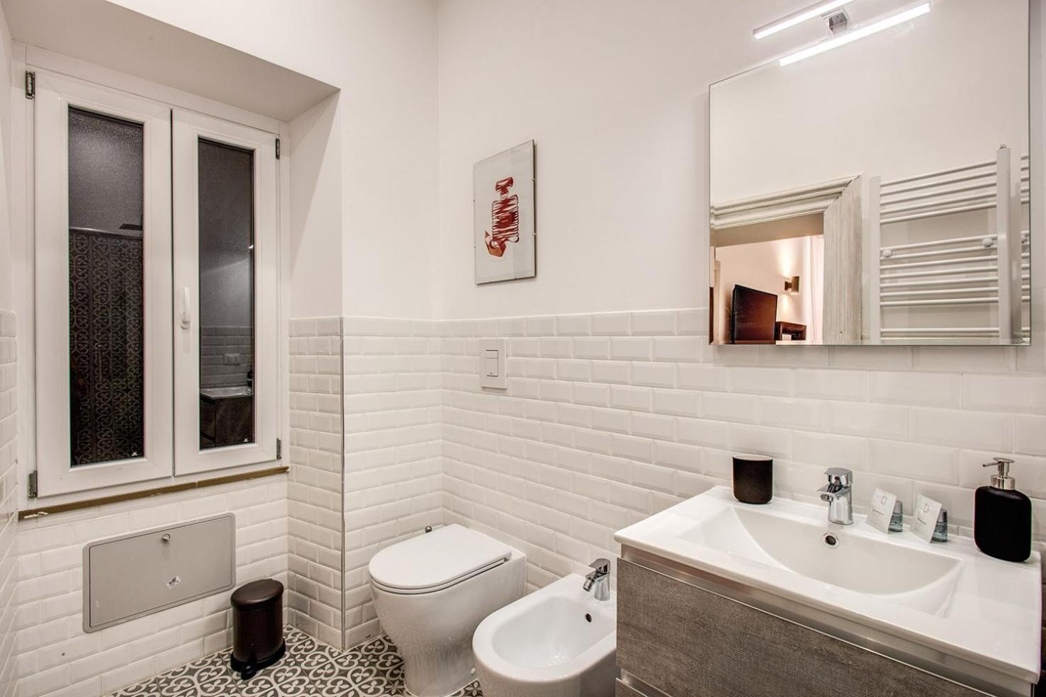 Monti Quiet And Spacious Apartment Rome Bagian luar foto