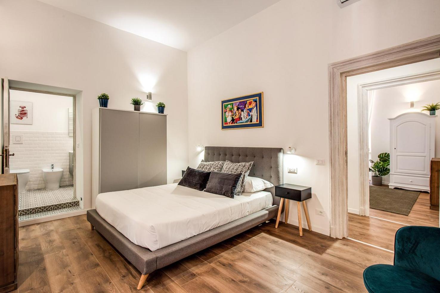 Monti Quiet And Spacious Apartment Rome Bagian luar foto