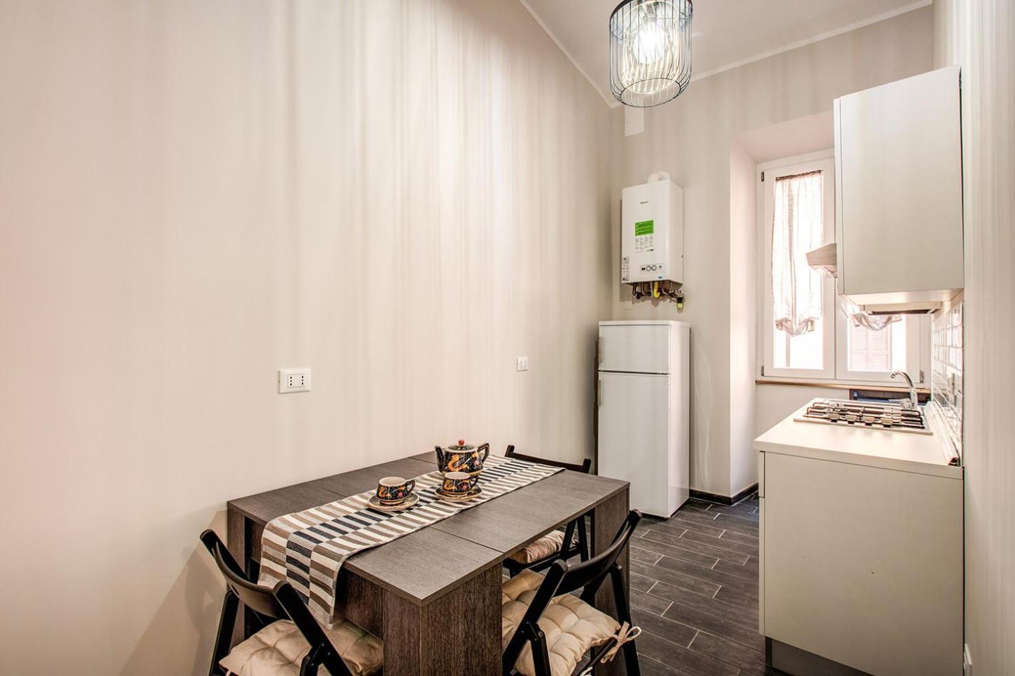 Monti Quiet And Spacious Apartment Rome Bagian luar foto