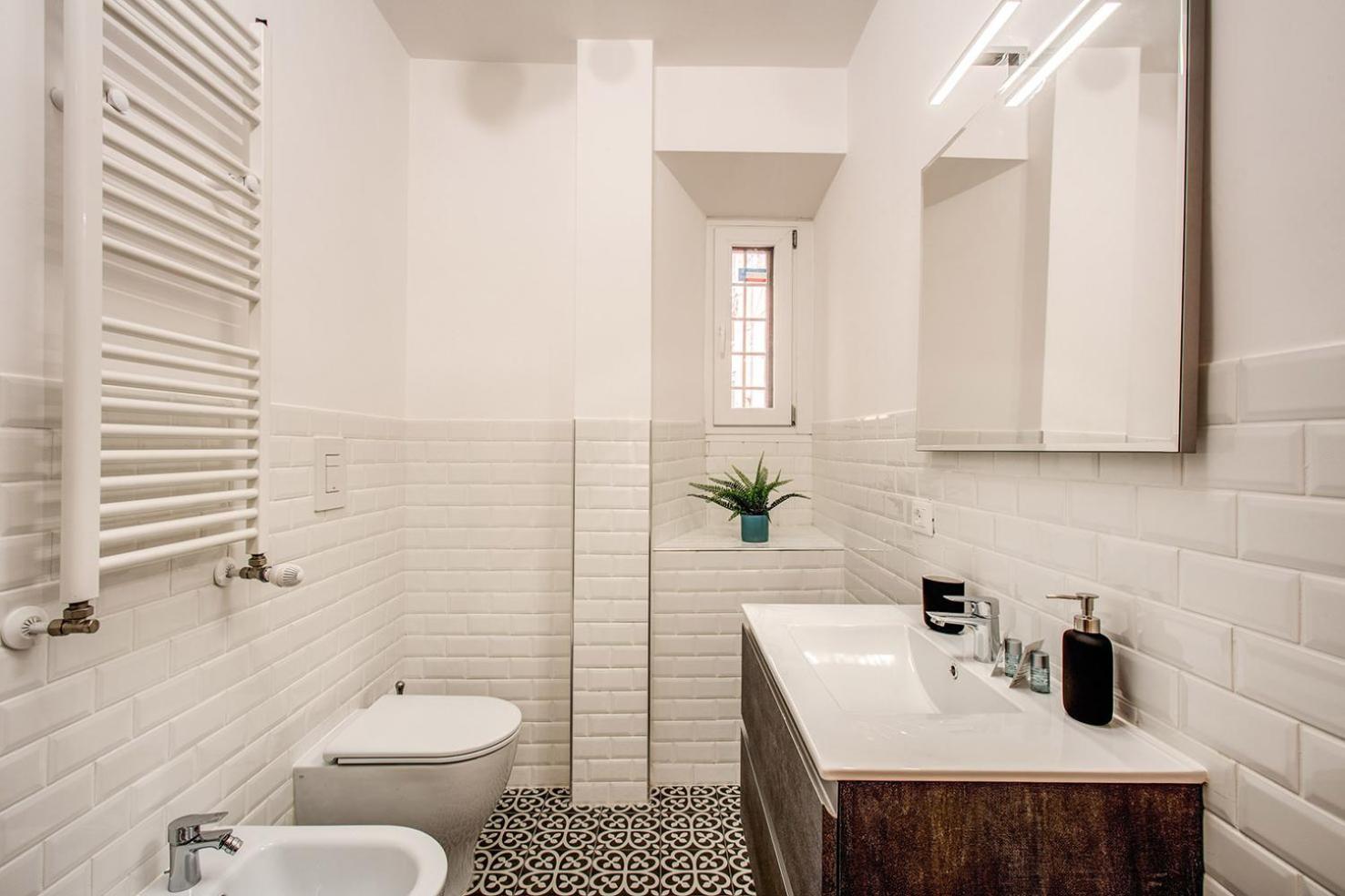 Monti Quiet And Spacious Apartment Rome Bagian luar foto