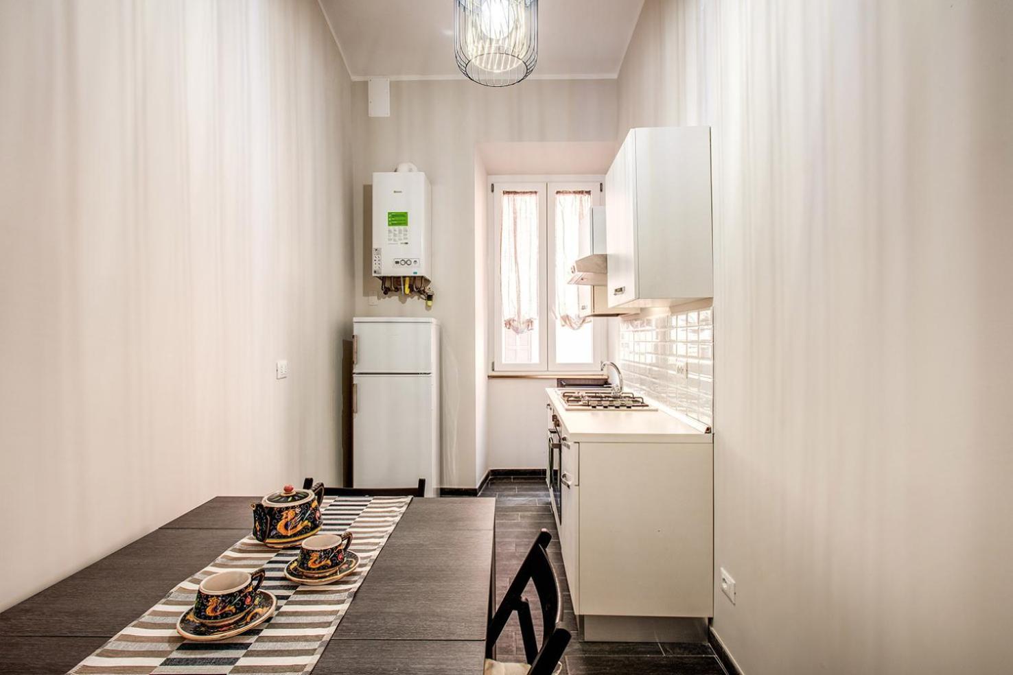 Monti Quiet And Spacious Apartment Rome Bagian luar foto
