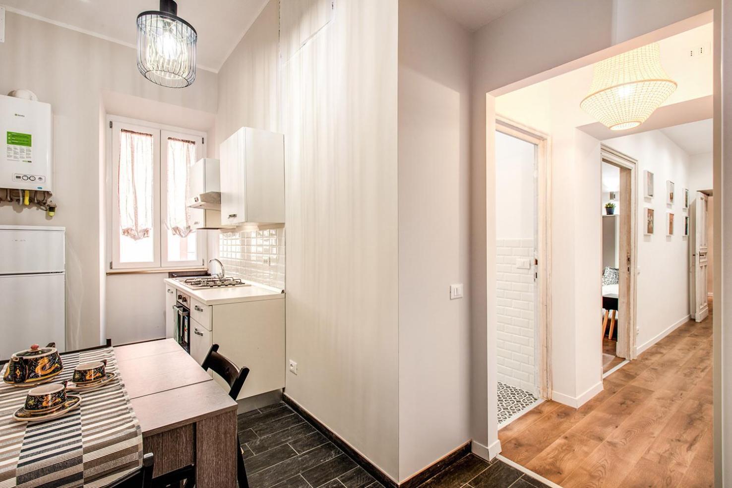 Monti Quiet And Spacious Apartment Rome Bagian luar foto